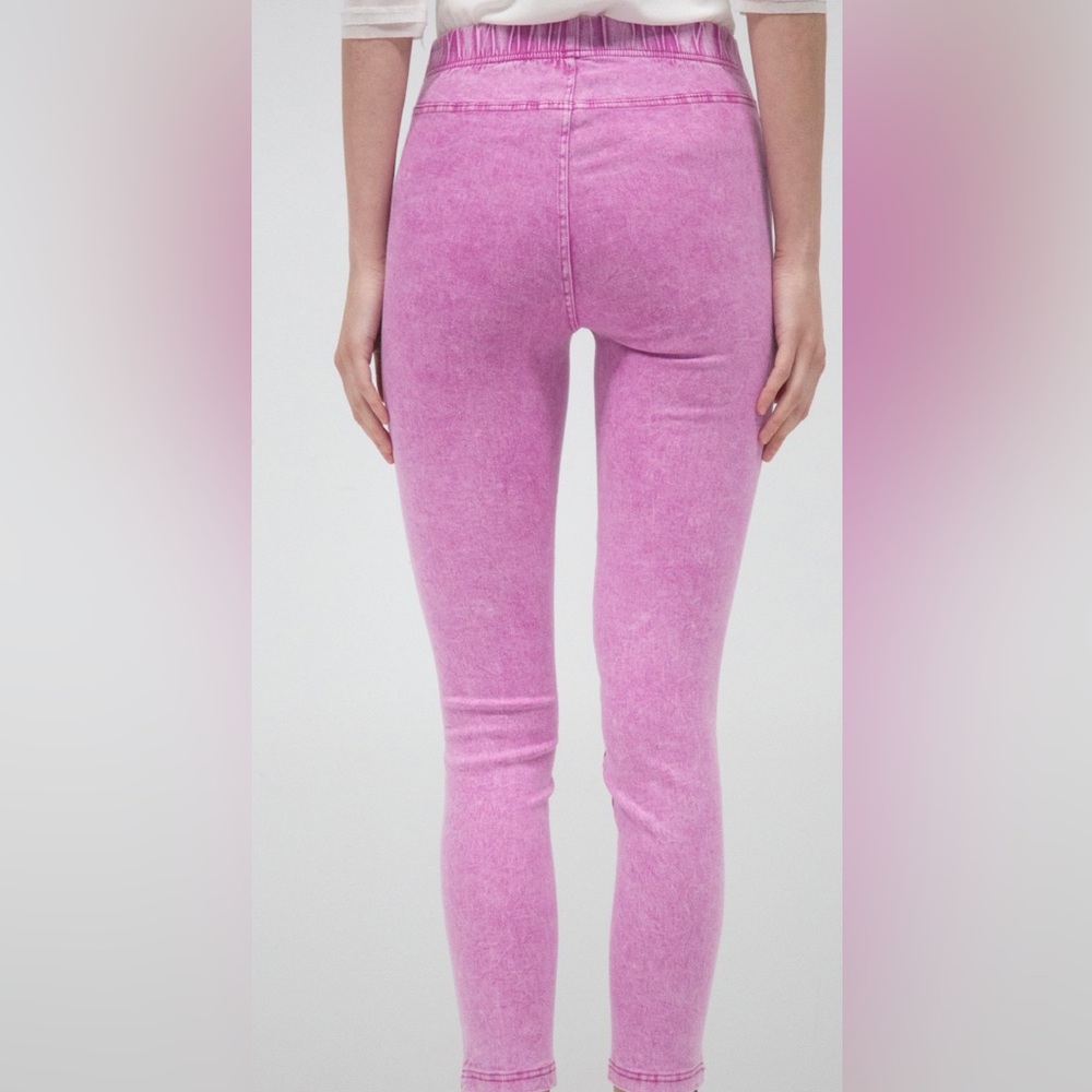 Barbie Pink Mineral Washed Moto Leggings with Ankle Zipper Beulah NWT - Picture 8 of 15